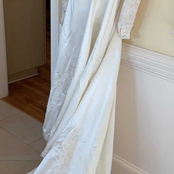 Stunning Vintage Custom Wedding Dress - Picture 6 of 12